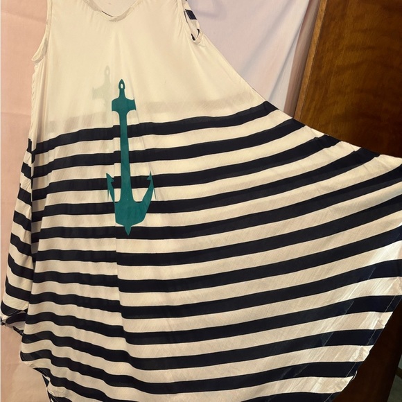 Long flowing anchor top - Picture 6 of 10